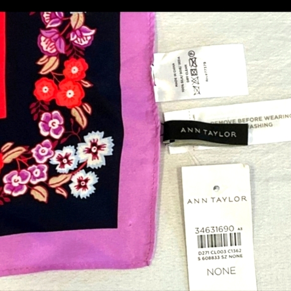 ANN TAYLOR Purple Square Floral Silk Scarf, Head Neck Shoulder NWT, sz 42"x42" - Picture 4 of 6